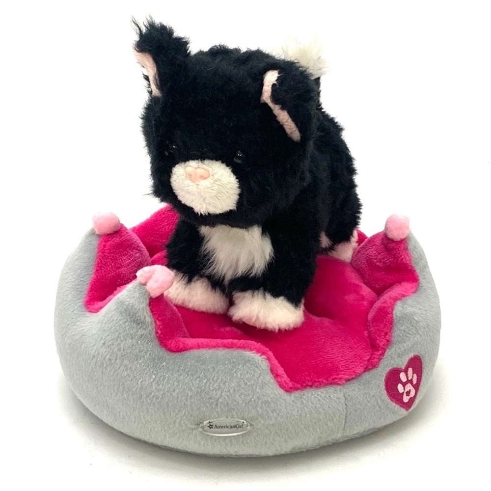 American Girl Fluffy Crown Pet Bed & Truly Me Tuxedo Kitty Bundle